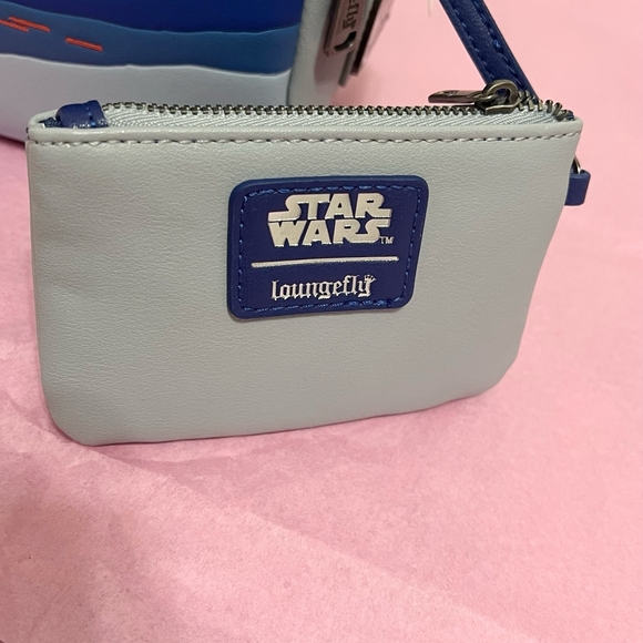 🎯 Loungefly Star Wars Hoth Convertible Mini Backpack - Picture 8 of 13